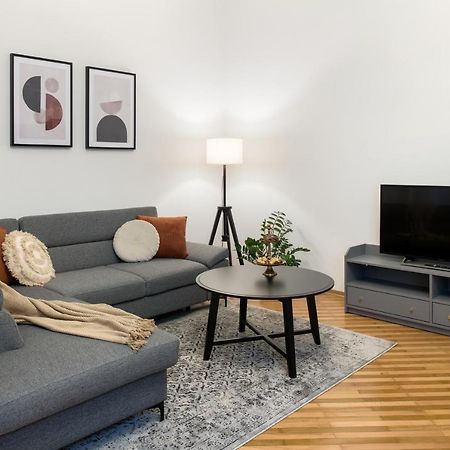 Wawelove Pilsudskiego - 3 Bedroom Apt. With Balcony And Free Parking! 克拉科夫 外观 照片