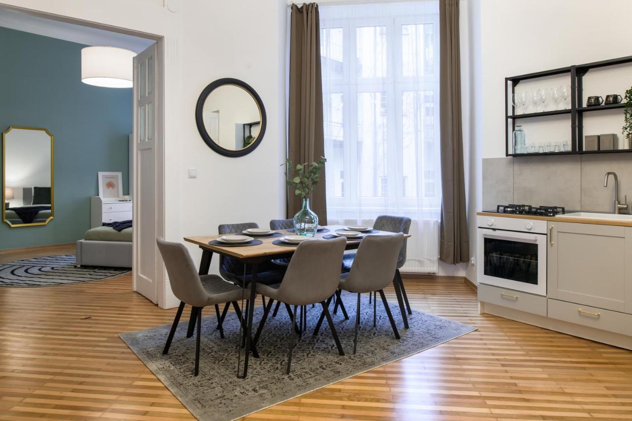 Wawelove Pilsudskiego - 3 Bedroom Apt. With Balcony And Free Parking! 克拉科夫 外观 照片