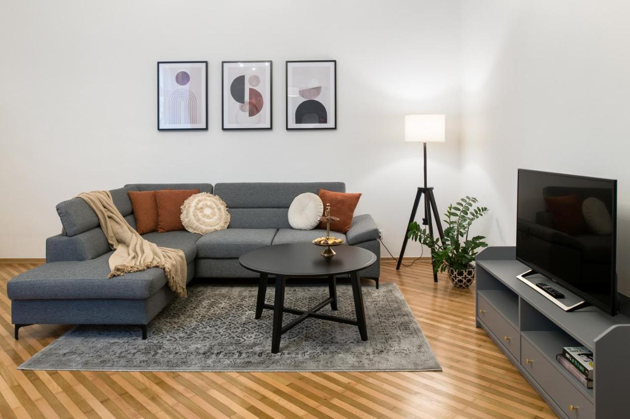 Wawelove Pilsudskiego - 3 Bedroom Apt. With Balcony And Free Parking! 克拉科夫 外观 照片