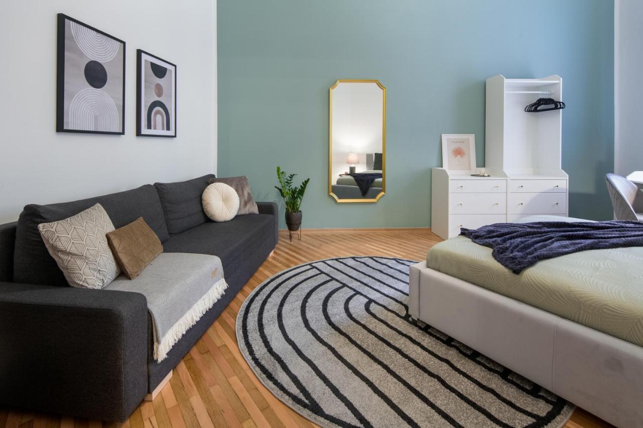 Wawelove Pilsudskiego - 3 Bedroom Apt. With Balcony And Free Parking! 克拉科夫 外观 照片