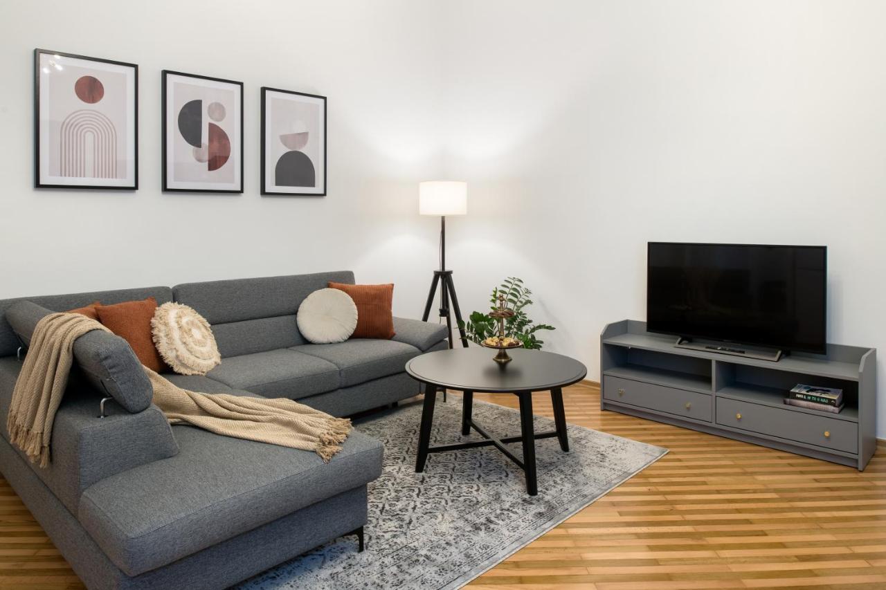 Wawelove Pilsudskiego - 3 Bedroom Apt. With Balcony And Free Parking! 克拉科夫 外观 照片
