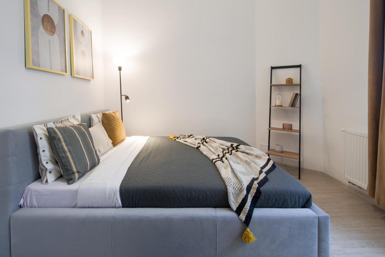Wawelove Pilsudskiego - 3 Bedroom Apt. With Balcony And Free Parking! 克拉科夫 外观 照片