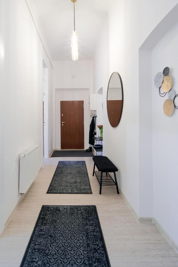 Wawelove Pilsudskiego - 3 Bedroom Apt. With Balcony And Free Parking! 克拉科夫 外观 照片