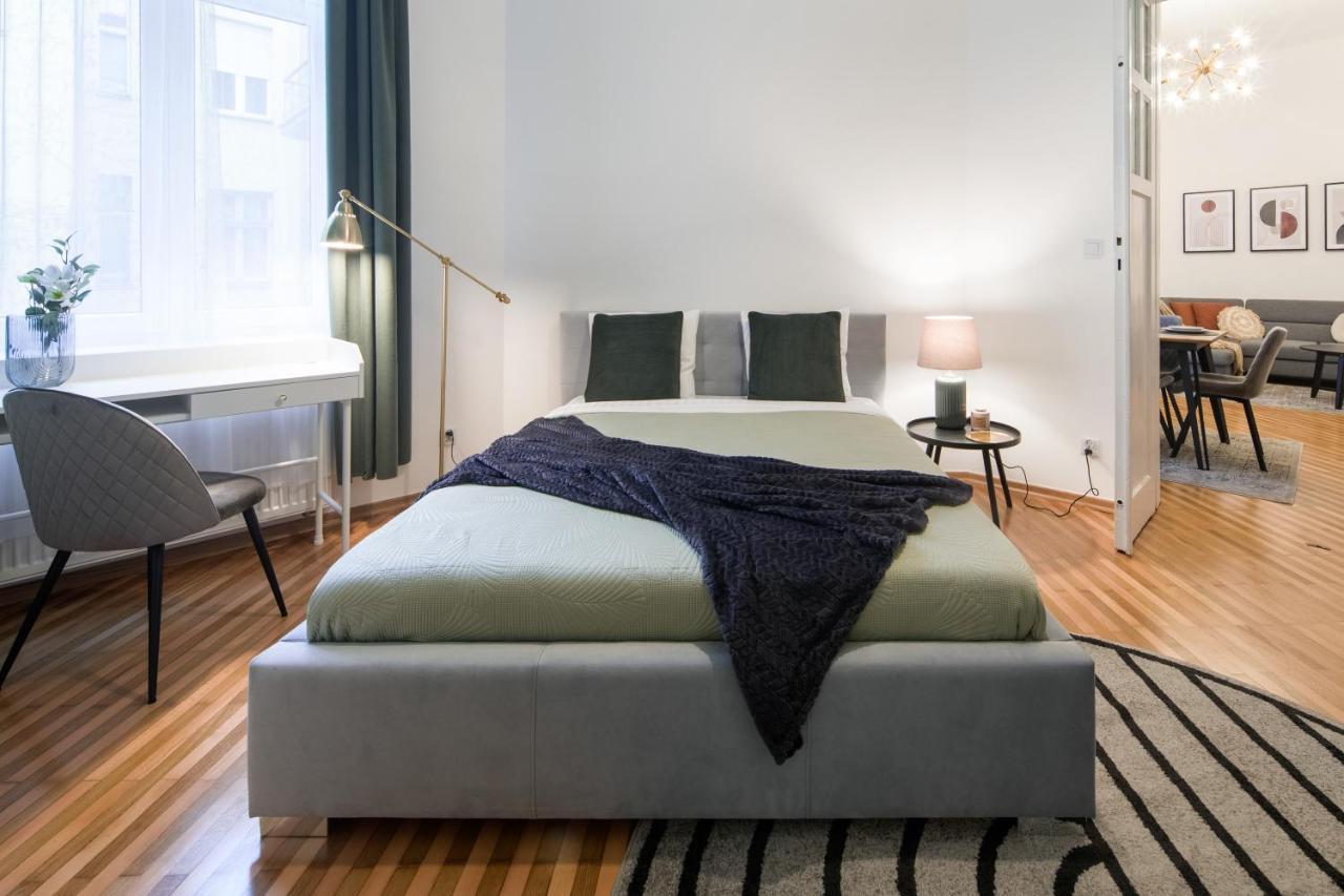 Wawelove Pilsudskiego - 3 Bedroom Apt. With Balcony And Free Parking! 克拉科夫 外观 照片