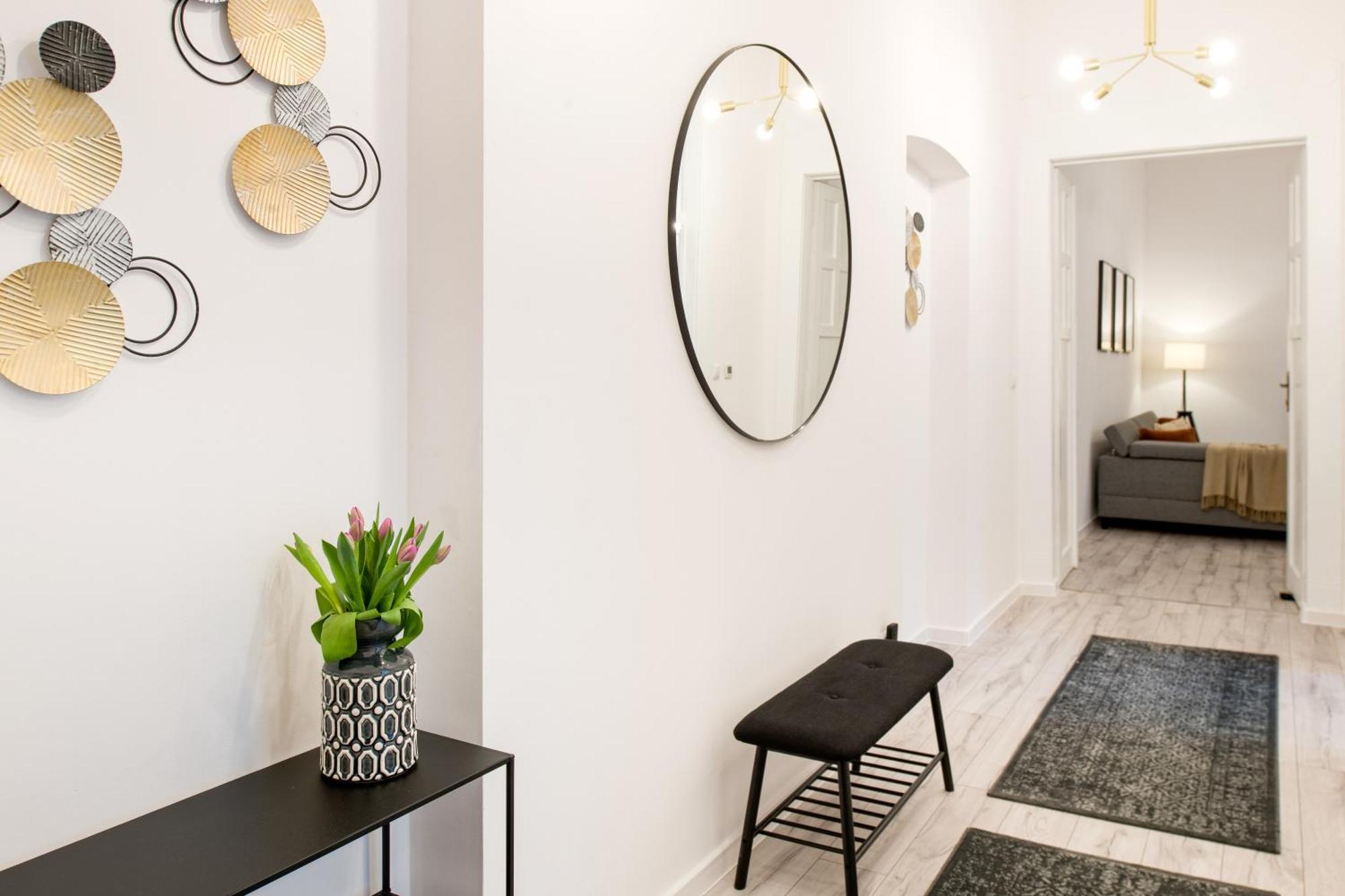 Wawelove Pilsudskiego - 3 Bedroom Apt. With Balcony And Free Parking! 克拉科夫 外观 照片